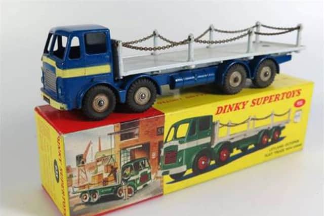 The Octopus Flat Truck Picture: Piers Motley auctions