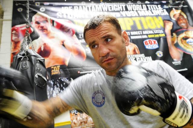 Tony Oakey in the final stages of his preparations ahead of his fight with Jeff Lacey tonight Picture: Malcolm Wells