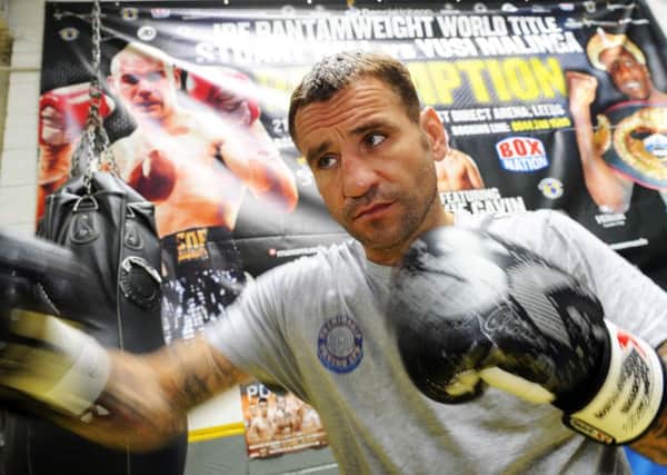 Tony Oakey in the final stages of his preparations ahead of his fight with Jeff Lacey tonight  Picture: Malcolm Wells