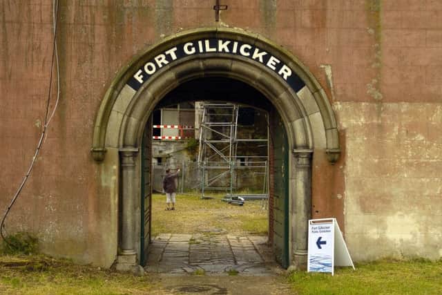 073345-1_gilkicker 18/8/2007
Gosport. Fort Gilkicker. Proposed development. GV
PICTURE: WILL CADDY (073345-1)