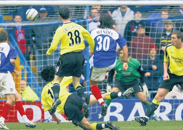 Pedro Mendes scores the winner against Manchester City in 2006