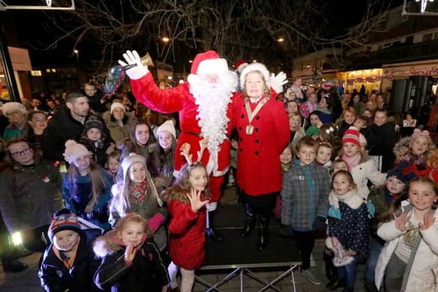 Santa and Deputy Mayor Elaine Shimbart start the countdown for the lights to be switched on                     Picture: Habibur Rahman