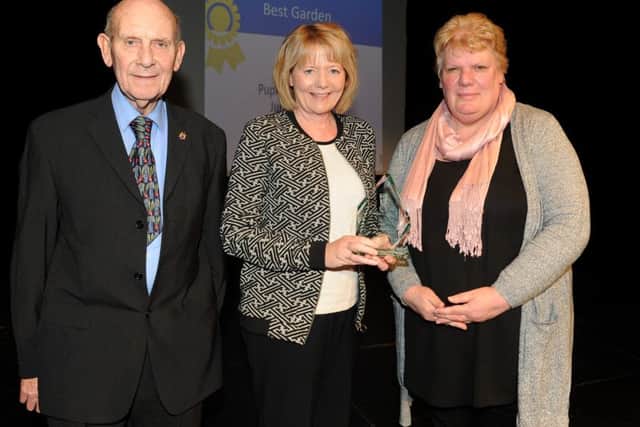 News gardening guru Brian Kidd with Fernhurst Junior headteacher Roberta Kirby and chairwoman of governors Barbara Lonsdale, right
Picture: Sarah Standing (161597-3832)