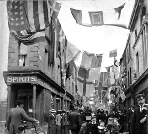 Half Moon Street in the 1920s with The Navy Tavern to the left.