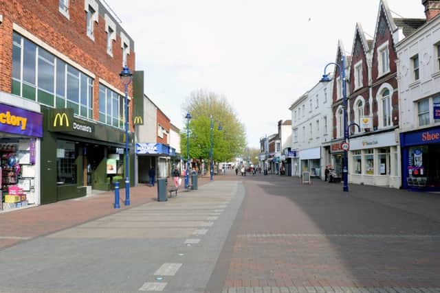 28/4/2015 (BF)
150790-8258c gosport high street
Pictured is: Gosport High Street.
Picture: Sarah Standing (150790-8258c) PPP-160114-133012001