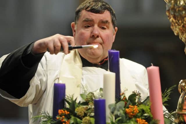 Vicar Canon Bob White  (161352-1)