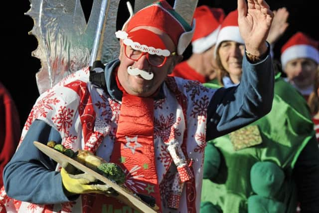 The warm up at the Jingle Jog Pictures: Ian Hargreaves (161350-4)