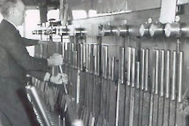 Bill Marchant at work. (Barry Cox collection)