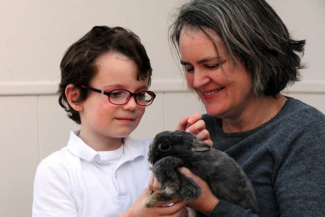 ks170055-1 Chi Sels Kit phot kate
Kirstie Hayler and her son Kit.ks170055-1
