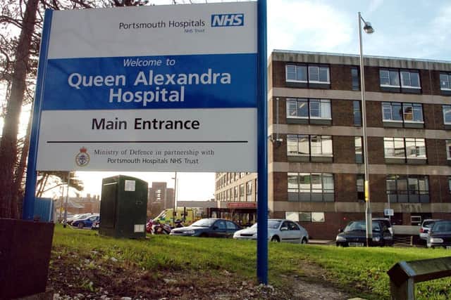 070002_0048_A&E_QA_HOSPITAL (SW) 2/1/07
A view of the entrance approach to Queen Alexandra Hospital at Cosham, Portsmouth.
PICTURE: MICHAEL SCADDAN (070002-0048) ENGPPP00120130210113044