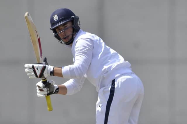 Hampshire's Joe Weatherley Picture: Neil Marshall