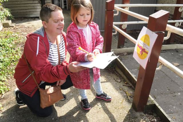 Susan Licence with her daughter Phoebe (170503-9957)