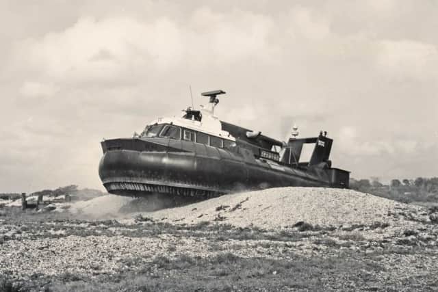An SRN5 on exercise at Browndown, Gosport, with 200 Hovercraft Squadron RCT.