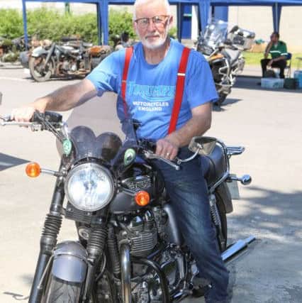 Bob Elliott with his Triumph T100 Bonneville (170805-08)