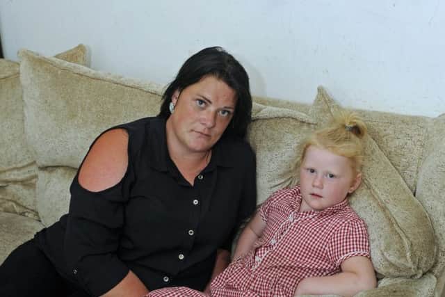 Tiffany Ellmore with her daughter Eliza-Lillie Picture Ian Hargreaves  (170737-1)