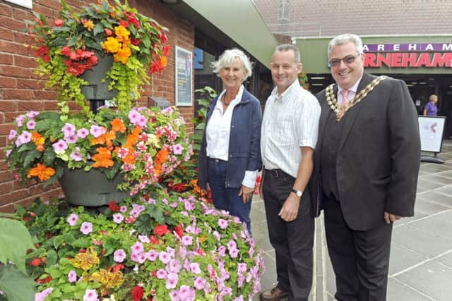 he South East In Bloom judges visited the Fareham area where they concluded their tour with a visit to Ferneham Hall. From left: Fiona Phillips, Stuart Lees and The Mayor of Fareham Councillor Geoff Fazackarley     Picture Ian Hargreaves  (170760-1)