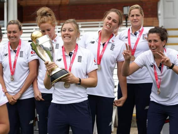 ERngland win the women's cricket World Cup