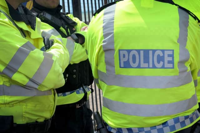 Police SUS-150806-131342001