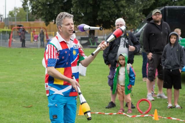 Dillwyn the Twirly Juggler