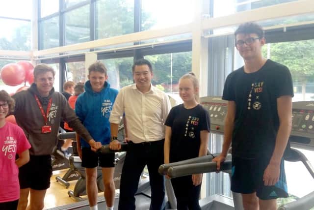 Alan Mak MP at South Downs College meeting youngsters taking part in the National Citizens Service