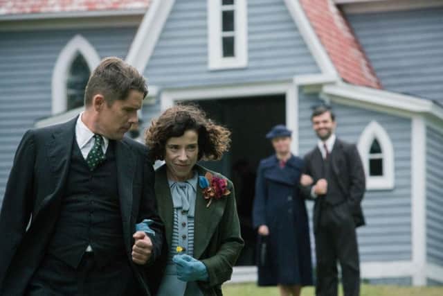 Ethan Hawke, as Everett Lewis, and Sally Hawkins, as Maud Lewis.