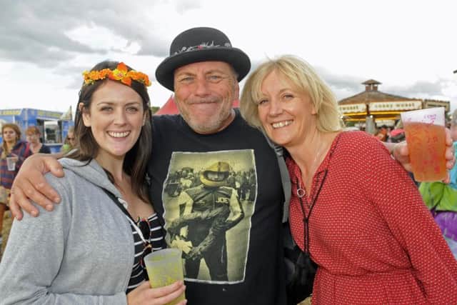 Lara Keenar with Kev and Gail Boxall from Southsea (170943-04)