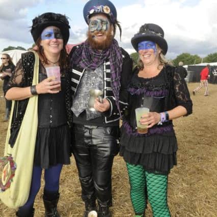 The Isle of Wight Moonshine Morris Dancers, Liz Hennessy, Tom Field and Sam Brooks (170943-1)