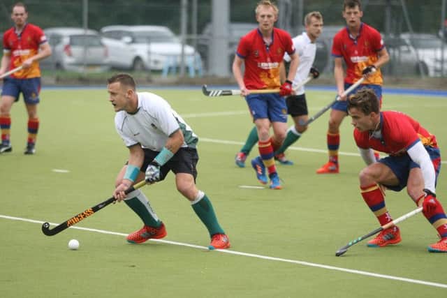 Maciej Janiszewski on the attack for Havant. Picture: Derek Martin Photography.