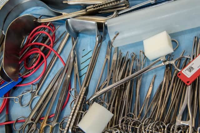 A set of major abdominal surgery instruments 
(171187 -332)