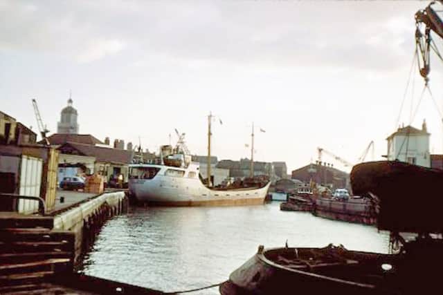 Camber Dock1958 with
The Bridge Tavern on the right.