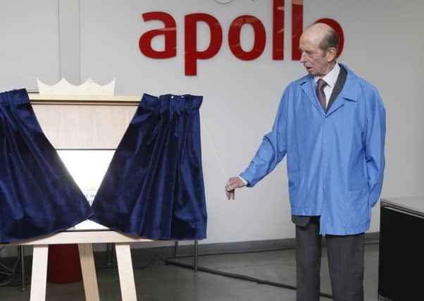 The Duke of Kent unveils a plaque to mark Apollo's 40-year history 

Picture : Habibur Rahman