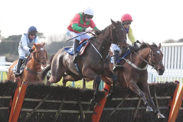 Wells Gold on course for victory. Picture: Fontwell Park