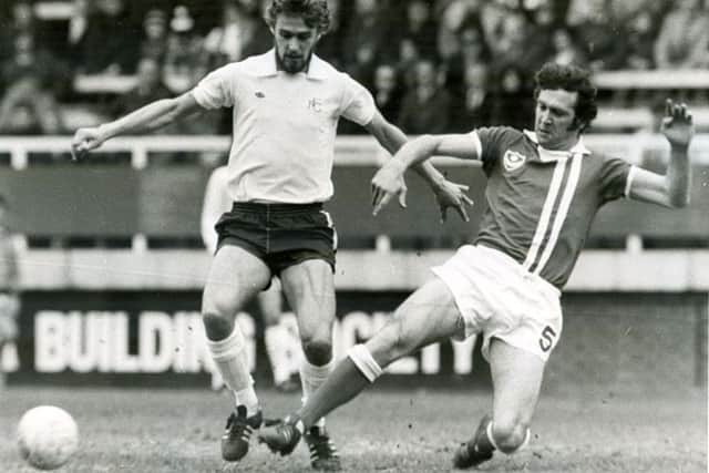 Former Pompey player Eoin Hand, right